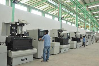 Thiết bị đúc khuôn