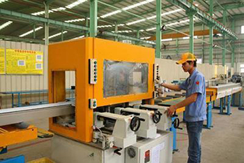 Thiết bị tạo lớp bảo ôn cách điện cách nhiệt