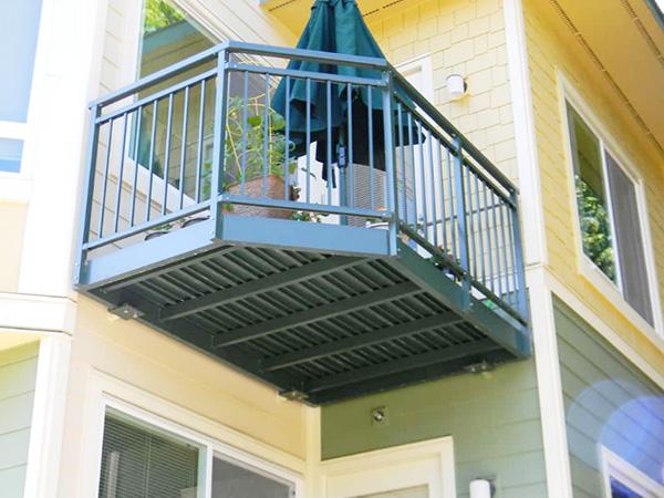 Ban công nhôm tùy chỉnh