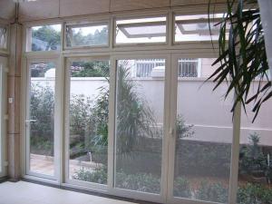  Cửa và cửa sổ trượt bằng nhôm 