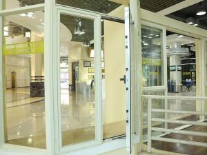  Cánh cửa sổ bằng nhôm với tính năng cách nhiệt 