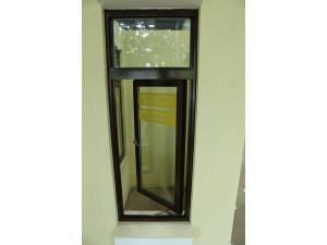  Cánh cửa và cửa sổ bằng nhôm 